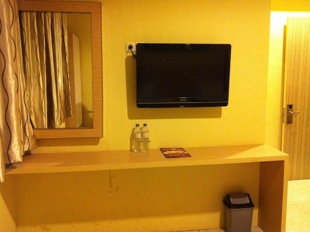 Hotel Paramount Biringkanya Ruang foto
