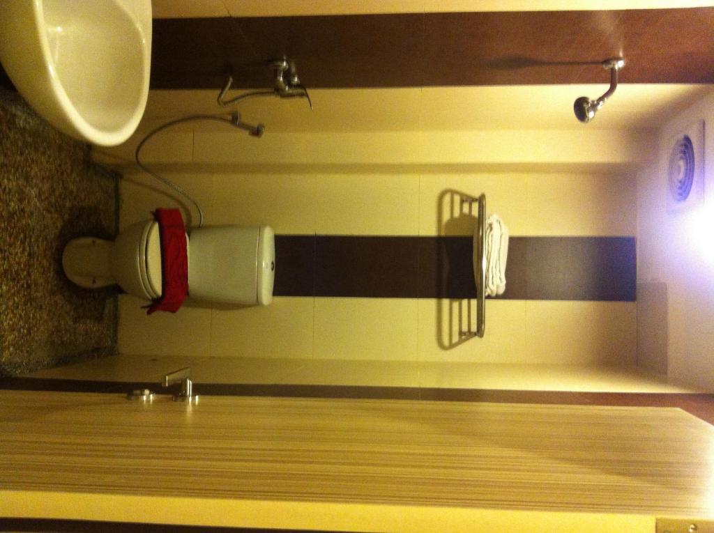 Hotel Paramount Biringkanya Bagian luar foto