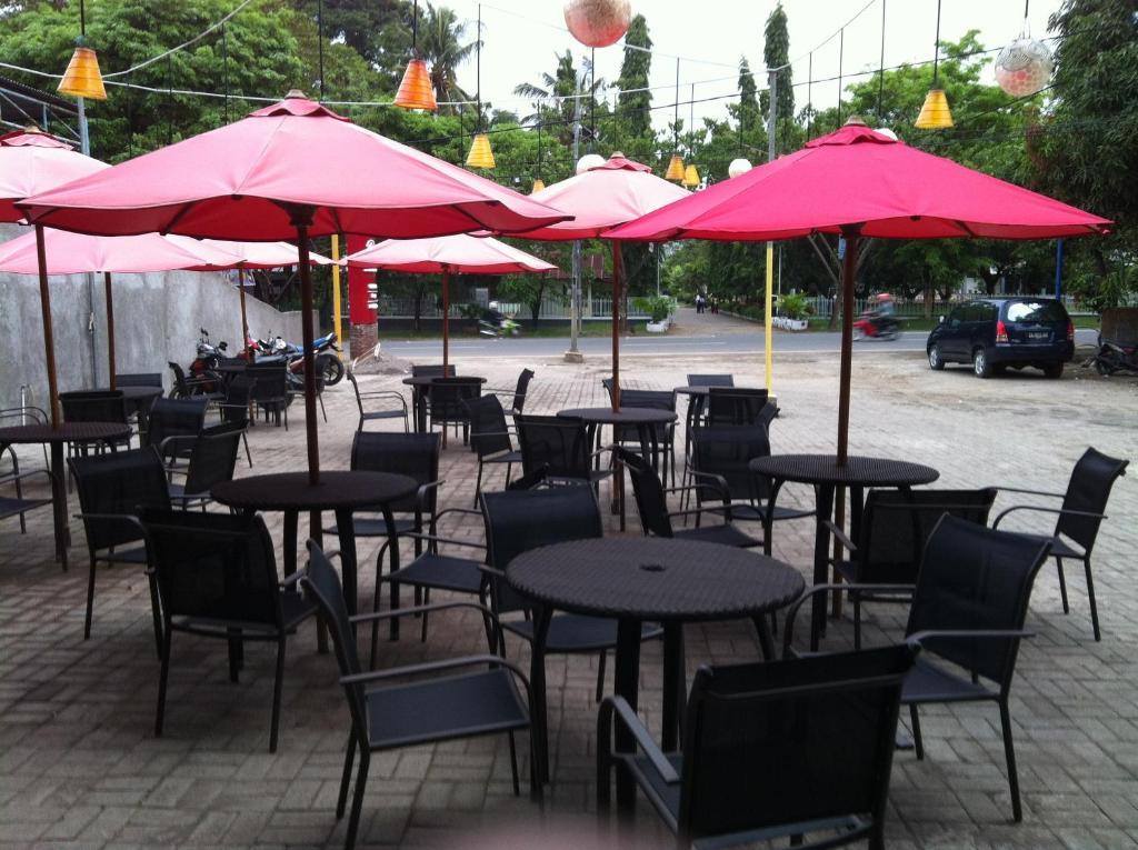 Hotel Paramount Biringkanya Bagian luar foto